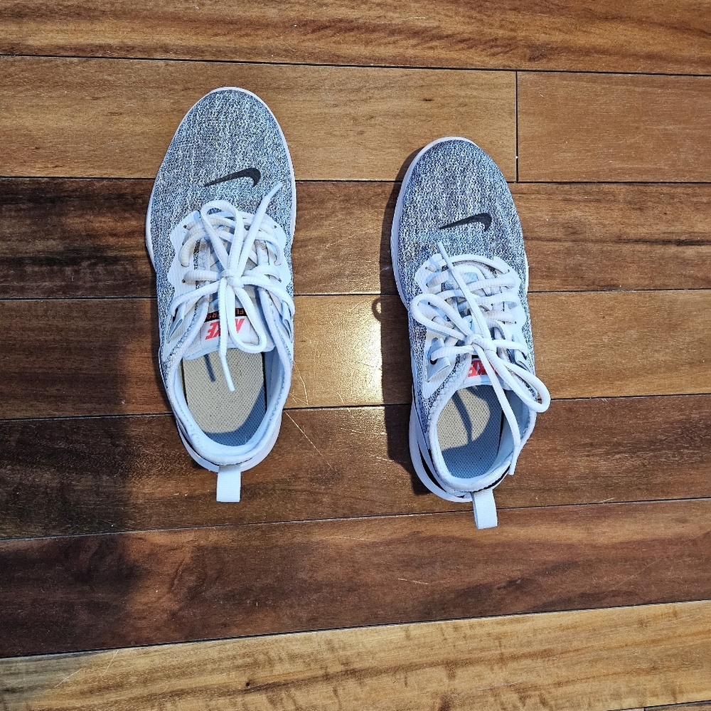 NIKE Womens's Blue Orbit Flex Gym Training Shoes Size 6.5 US